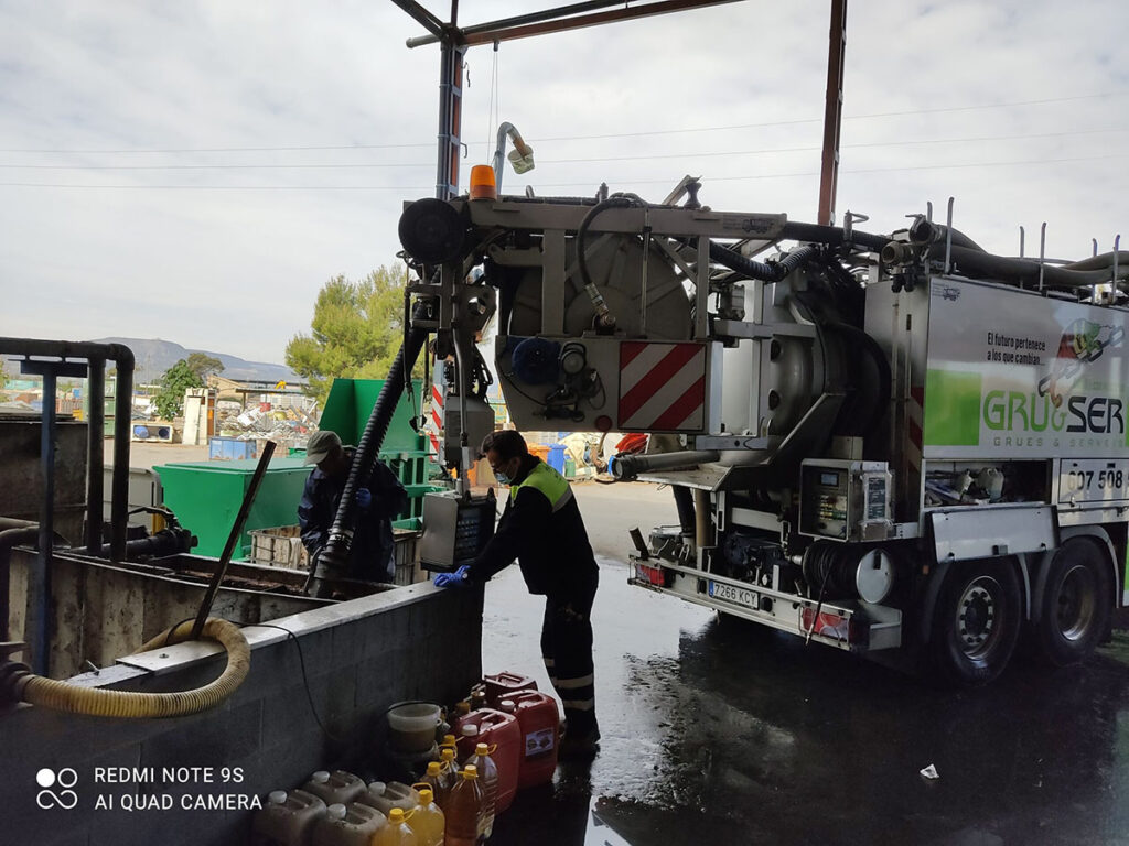 Cuáles son las ventajas de elegir a Gruyser para el desatasco en Lleida y alrededores