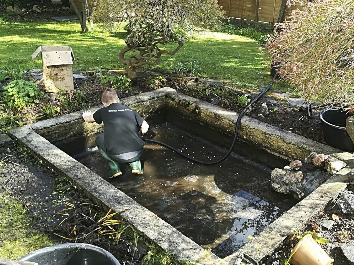 Limpieza profesional de balsas y pantanos