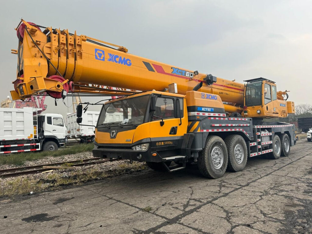 Grúa telescópica versatilidad y rapidez