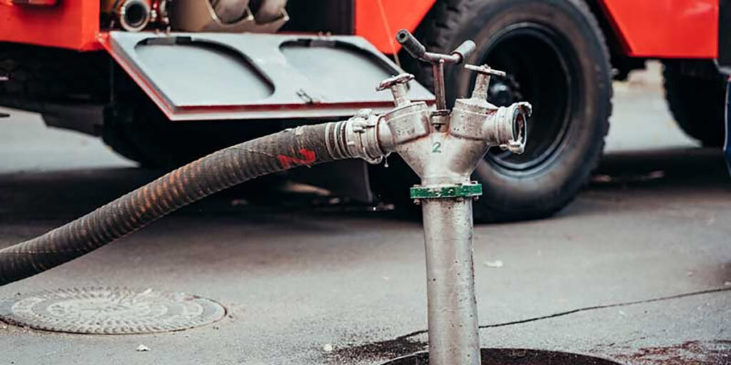 Por qué los desatascos industriales exigen equipos y técnicos especializados