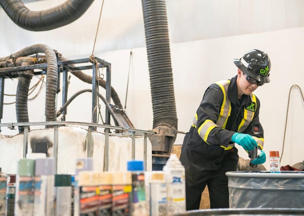 almacenar absorbentes y trapos contaminados